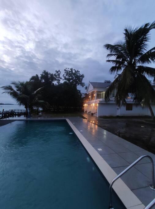 North Paravur Riveria Porticoヴィラ エクステリア 写真